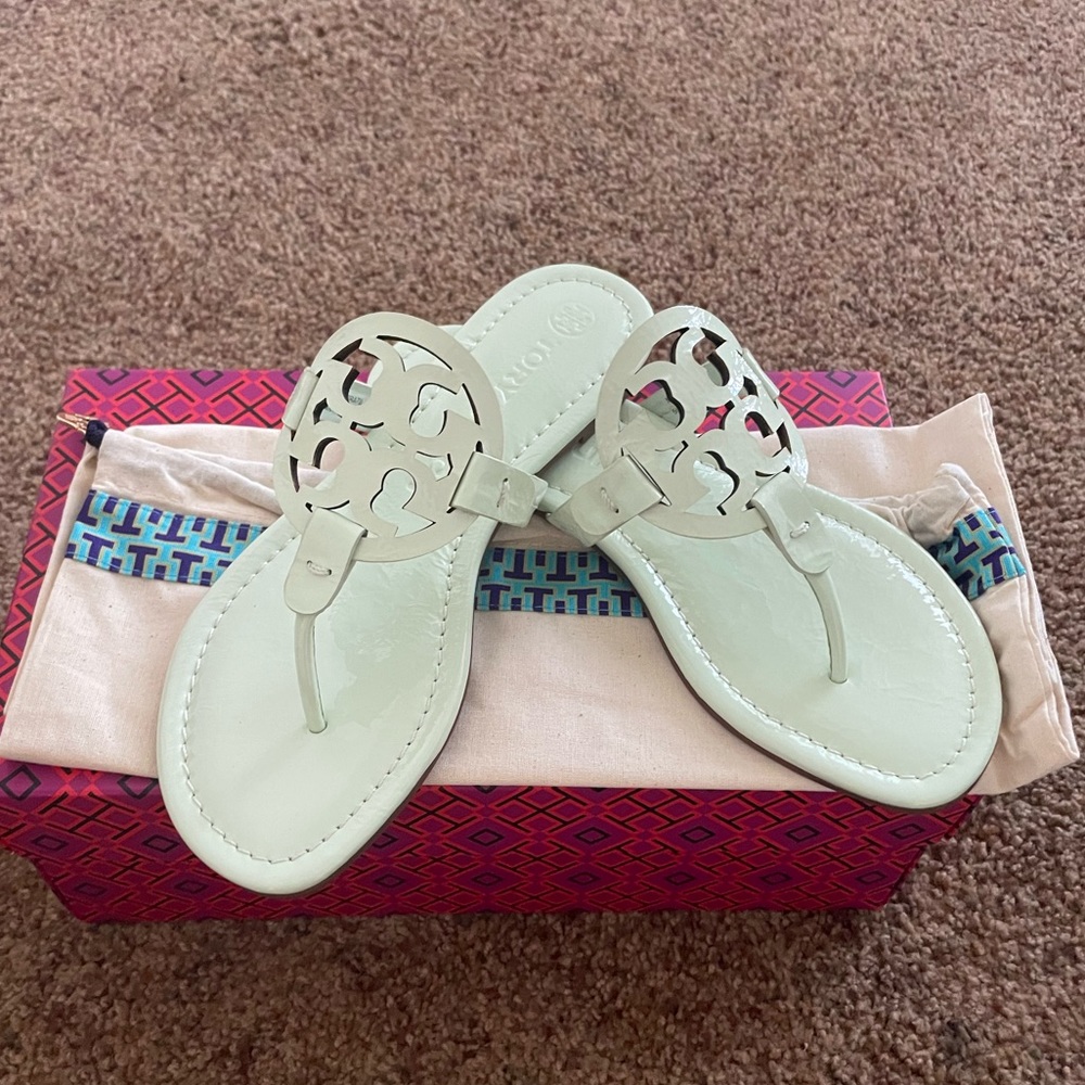 Authentic Tory Burch Millers size 7.5